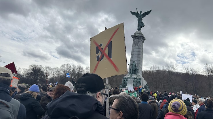 Manifestación en Canadá en rechazo a las amenazas anexionistas de Donald Trump , quien declaró repetidamente su deseo de convertir a Canadá en el estado 51 de EE. UU.