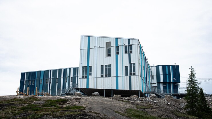 The building seen from the outside.