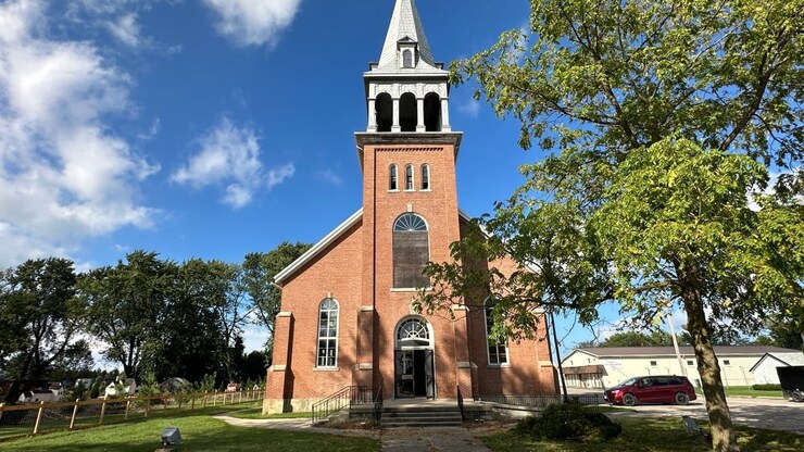 Researchers have been looking at how the breakdown of unions, clubs and religious organizations — places people previously gathered beyond just home and work — affects whether people flourish. 