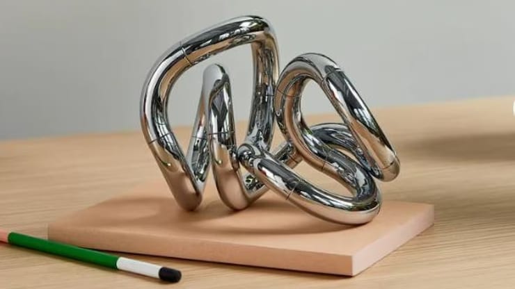 Aritzia sued over hot pink sculptures by artist claiming they're