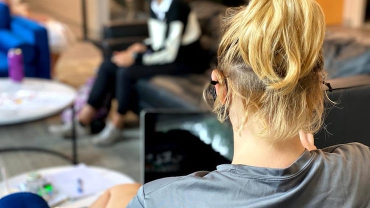 Girls and young women need better access to mental health care, StatCan report suggests