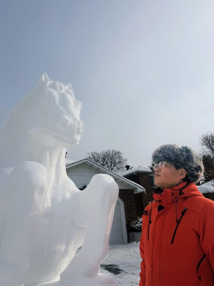 snow sculpture
