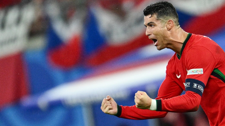 葡萄牙球员罗纳尔多（亦称C朗，Cristiano Ronaldo） 。