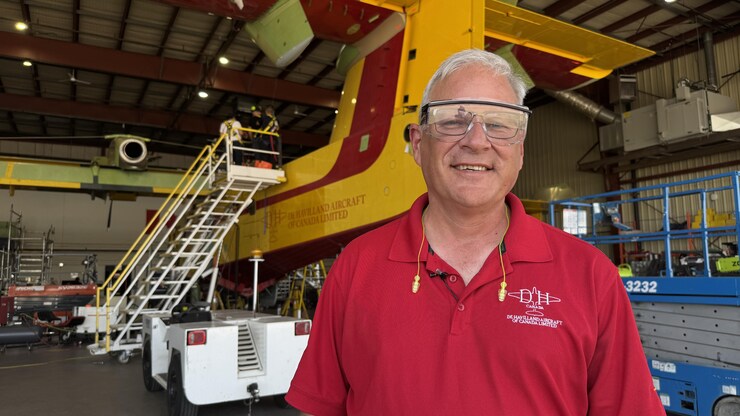Le très attendu décollage du nouveau Canadair | Radio-Canada.ca