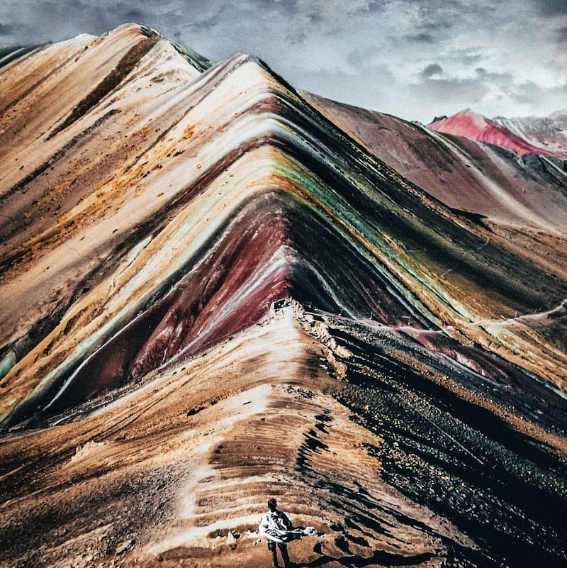 La montagne Vinicunca, ou montagne aux sept couleurs, au Pérou