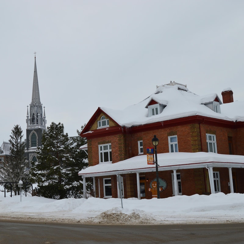 Le secteur de l'église Sacré-Coeur et du parc du Bassin, dans l'arrondissement de Chicoutimi.