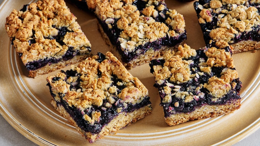 Des carrés aux bleuets, à l’avoine et aux amandes.