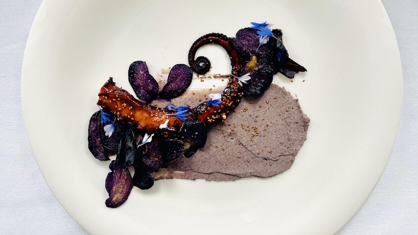 La pieuvre braisée au Clamato du chef Simon Proulx