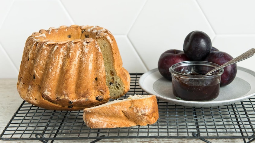 Un gâteau kouglof.