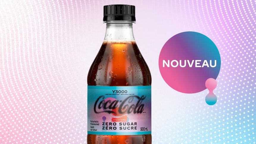 Une bouteille de 500 ml de Coca-Cola Y3000 zéro sucre.