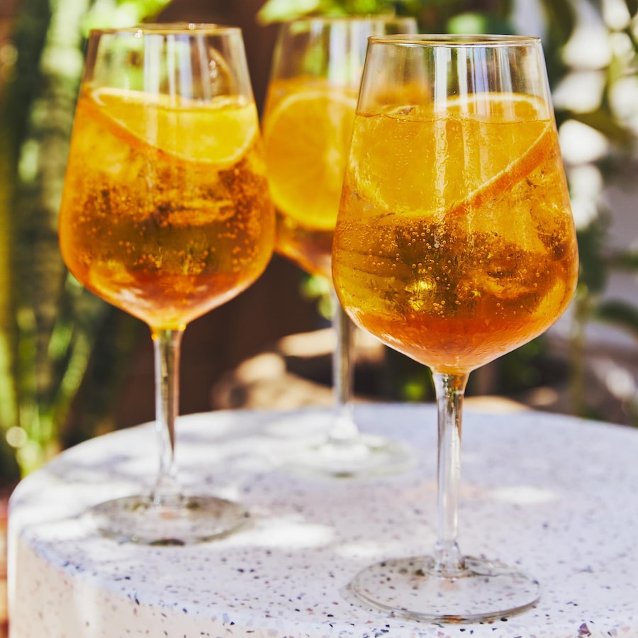 Spritz québécois dans trois coupes.