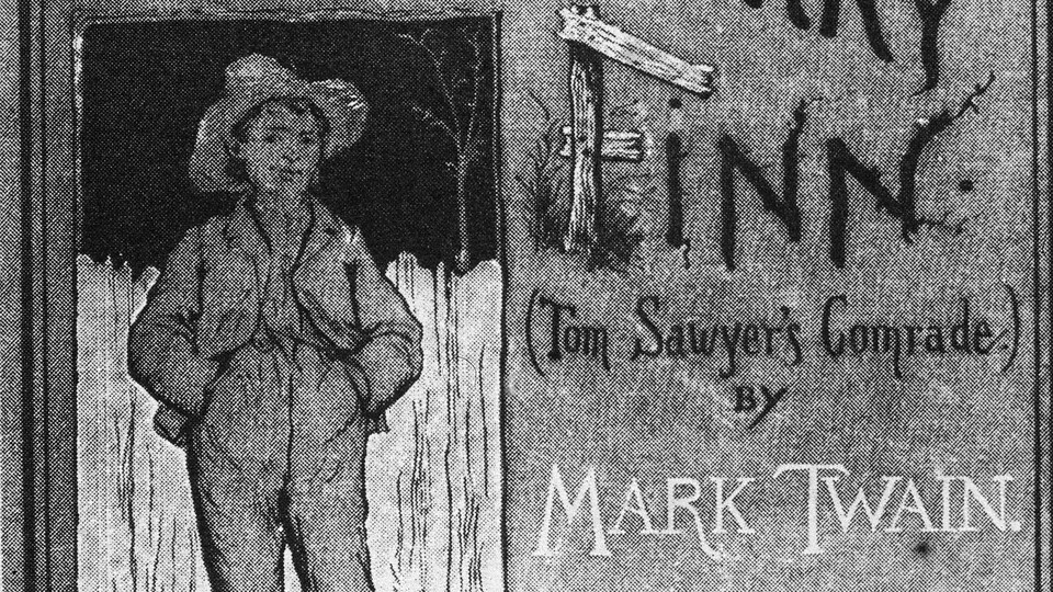 La page couverture de la première publication du roman Les Aventures de Huckleberry Finn, de Mark Twain. 