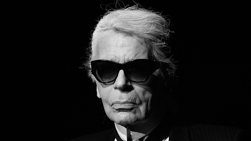 la-vie-de-karl-lagerfeld-port-e-au-petit-cran