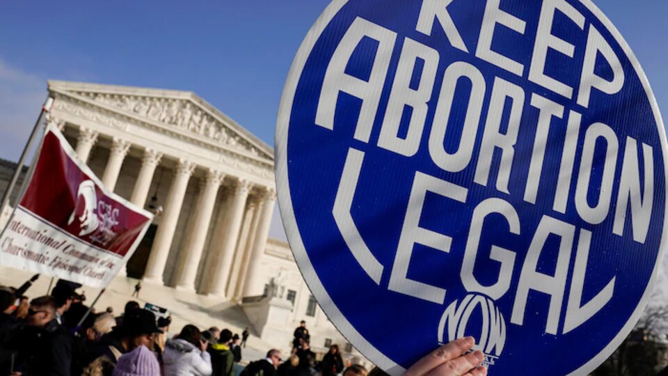 Une affiche pro-choix qui demande à ce que l'avortement demeure légal. 