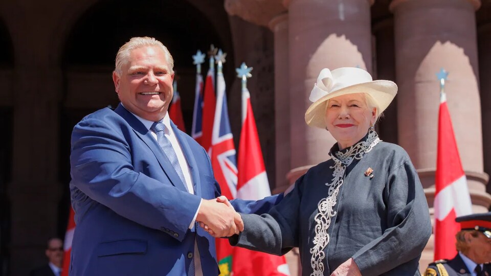 Doug Ford et Elizabeth Dowdeswell, lieutenante-gouverneure de l'Ontario.