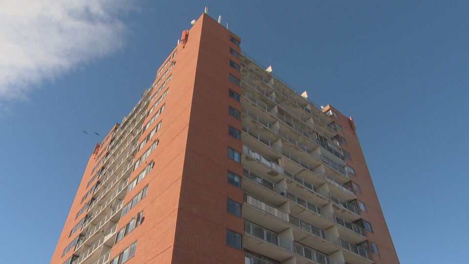 Un immeuble à logements à Gatineau.