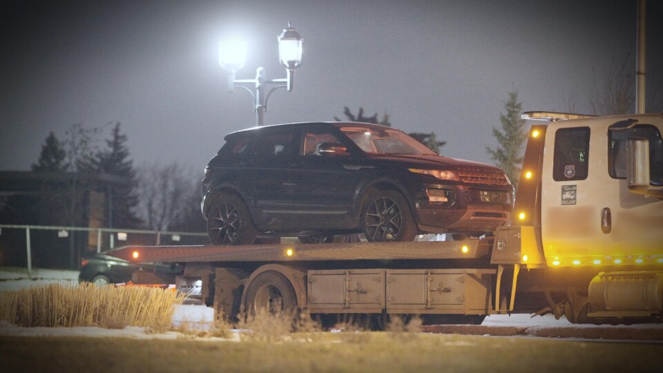 Deux semaines après la saisie, Clarissa a rendez-vous au poste de police pour récupérer sa voiture.