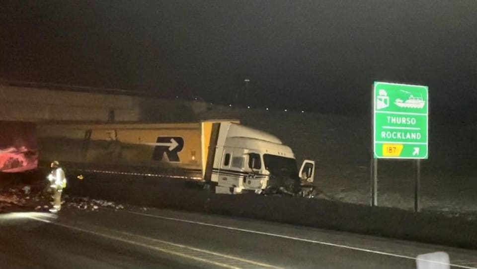 Un mort à la suite d'une collision sur l’autoroute 50 RadioCanada.ca Un mort à la suite d'une collision sur l’autoroute 50 RadioCanada.ca