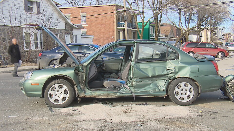 Accident impliquant trois voitures à Limoilou RadioCanada.ca