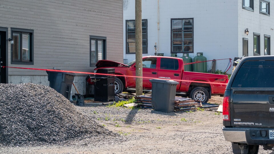 Une percute un poteau d'HydroQuébec à MatanesurMer RadioCanada.ca