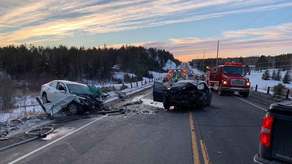 La Ppo Enquête Sur Un Accident Mortel Sur La Route 17 Radio Canadaca 8719