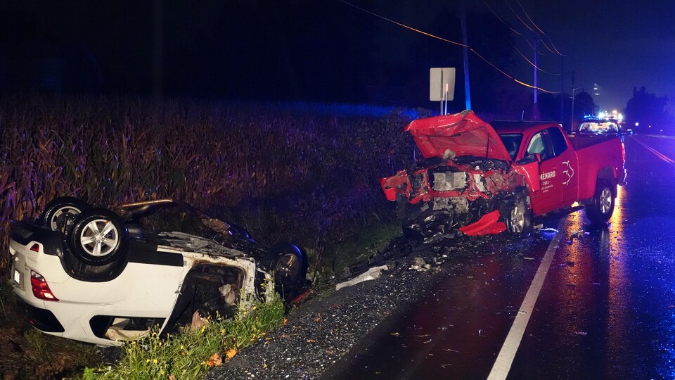 Deux véhicules accidentés.