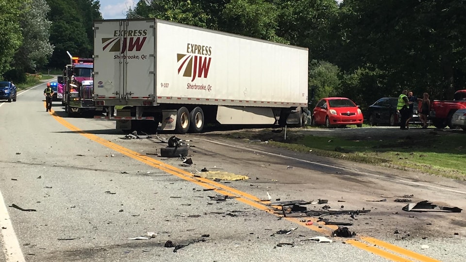 Une collision fait un mort à Waterville RadioCanada.ca
