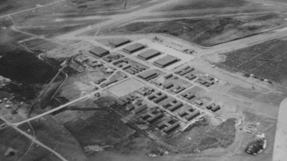 Vue aérienne des bâtiments de l'École de bombardement et de tir de Mont-Joli