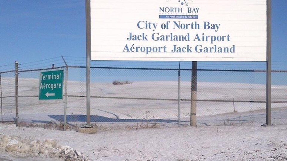 Pancarte de l’aéroport Jack Garland de North Bay.