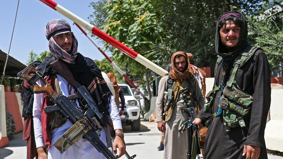 Des talibans armés à Kaboul.