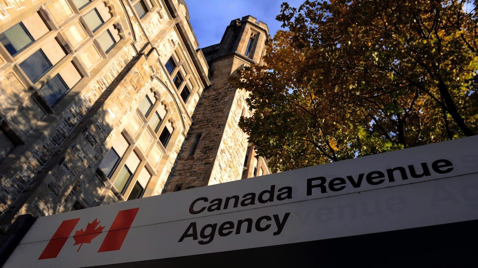 L'édifice principal des quartiers généraux de l'Agence du revenu du Canada à Ottawa.