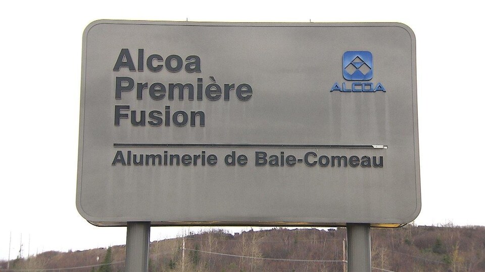 Le centre de coulée de l'aluminerie Alcoa à Baie-Comeau.