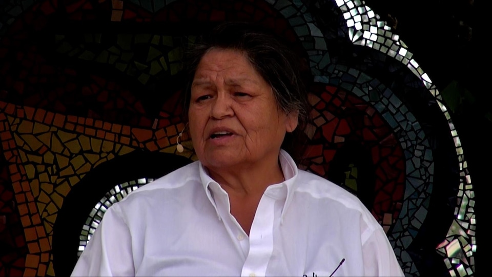 L'artiste autochtones Alice Germain fait partie des huit femmes qui prennent la parole dans le film «Territoire Ishkueu Territoire Femme» de Claude Hamel. 