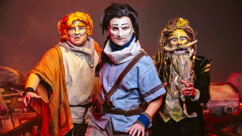 Trois personnages du spectacle.