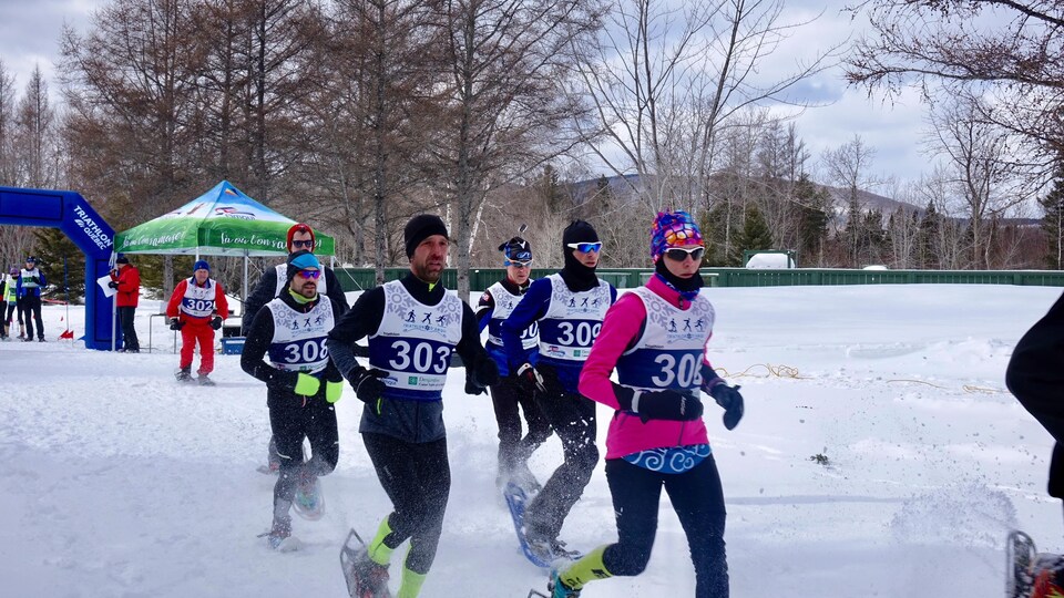 Course en raquettes lors du premier triathlon d'Amqui