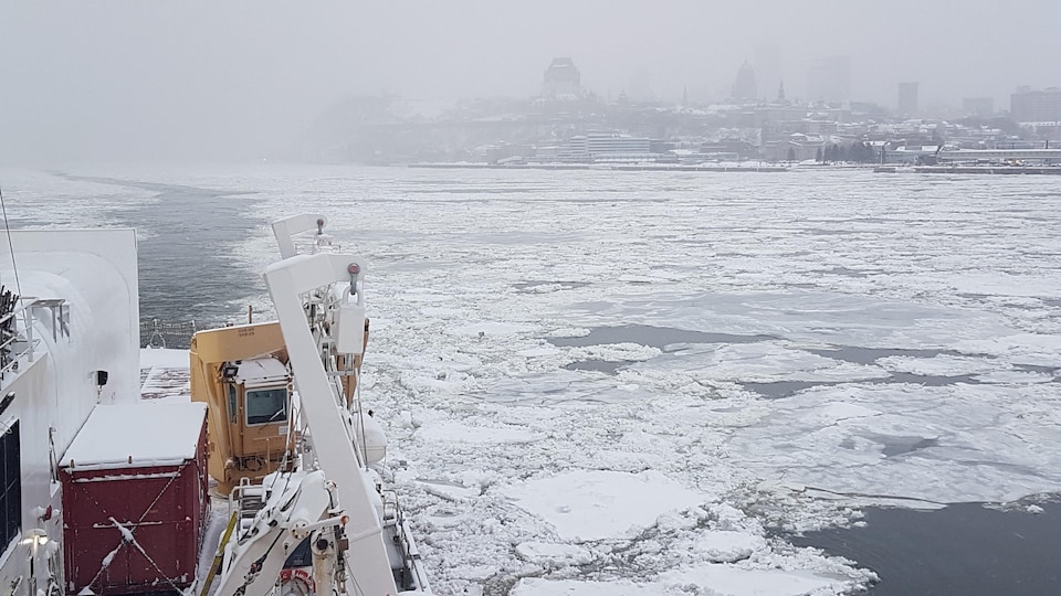 Vue à partir du brise-glace de recherche NGCC Amundsen, dont la 3e mission scientifique Odyssée Saint-Laurent débutait ce matin.