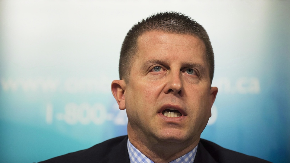 Ontario Ombudsman Andre Marin speaks at a news conference at Queens Park in Toronto on Tuesday February 4, 2014 to announce his latest investigation into complaints about billing practices by Hydro One. THE CANADIAN PRESS/Aaron Vincent Elkaim