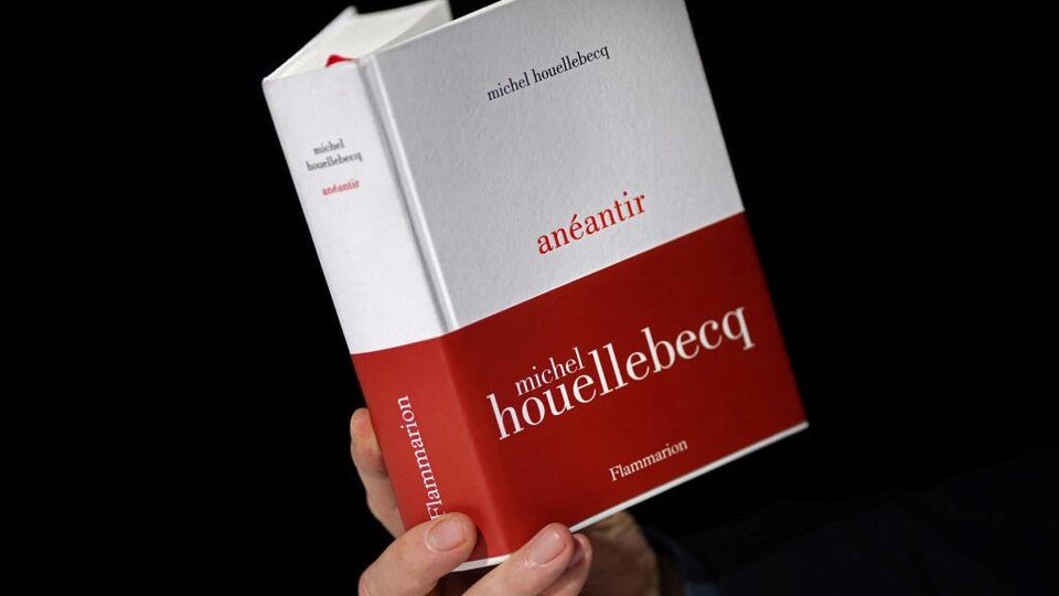 Photo montrant un livre à la couverture blanche