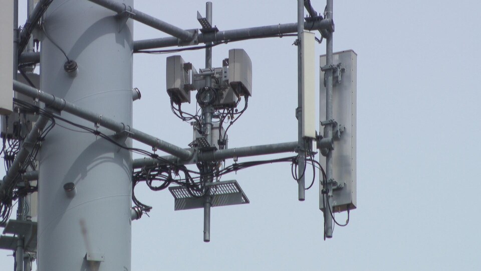 Une antenne cellulaire.