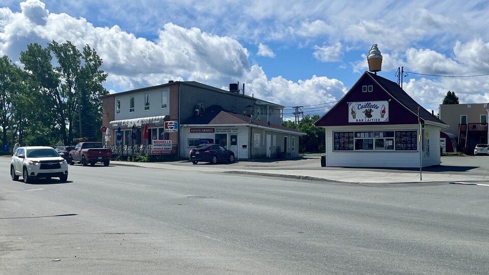 Les installations de L'Arcade, Patate Pierrot et La Caillette sur l'avenue Larivière à Rouyn-Noranda.
