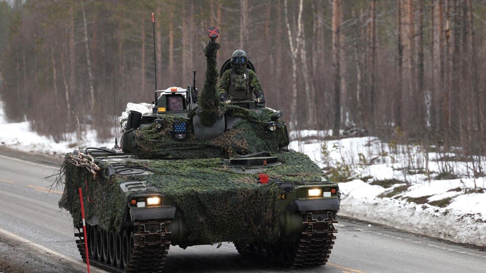 Un char de l'armée suédoise lors d'un exercice en Norvège.