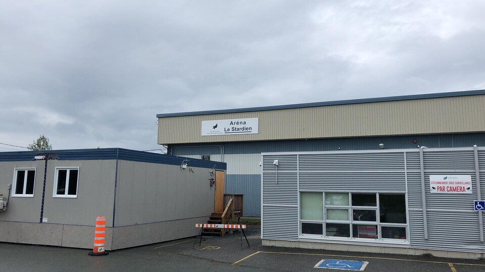 De la moisissure force la fermeture de l’aréna à SaintDenisde