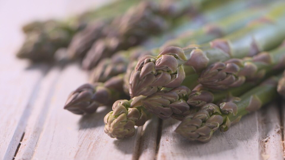 Des pointes d'asperges.