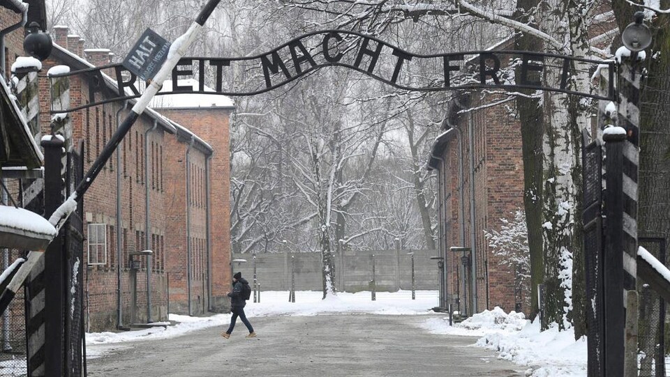 L'entrée du camp de concentration d'Auschwitz.