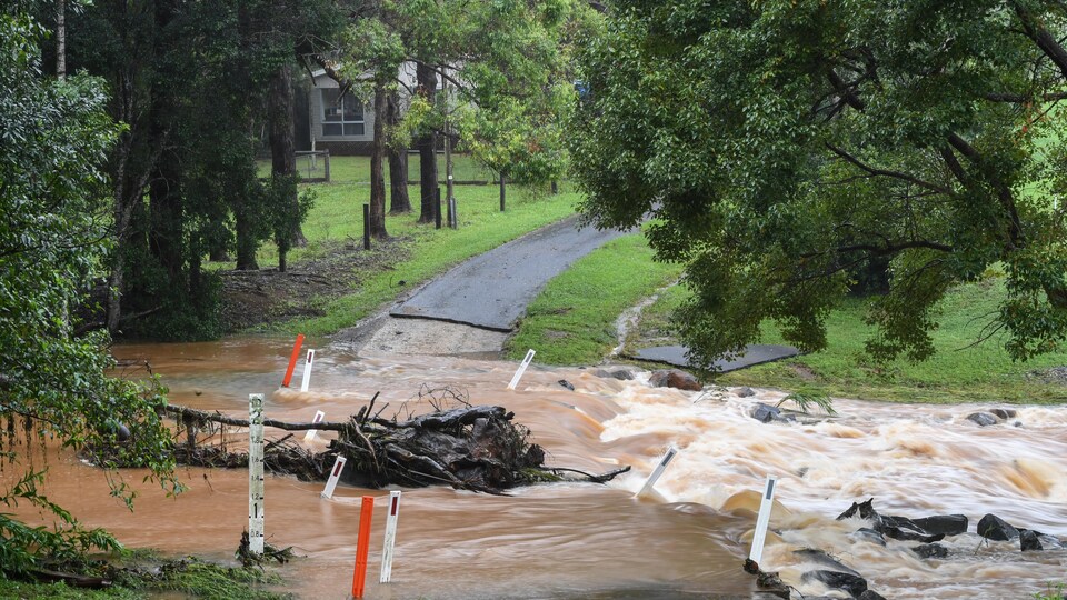 Une route inondée.