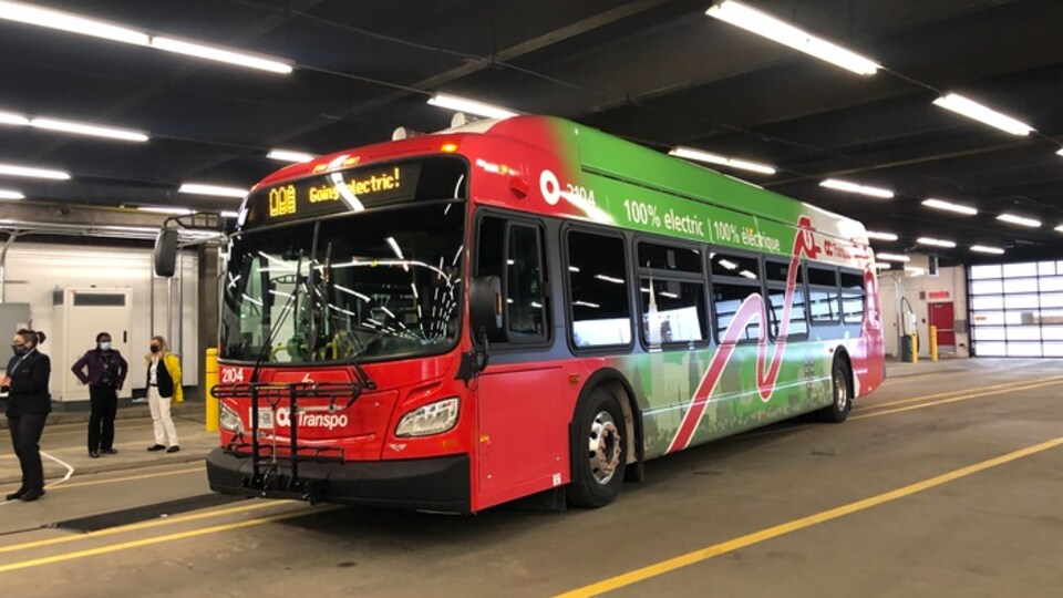 Un autobus électrique.