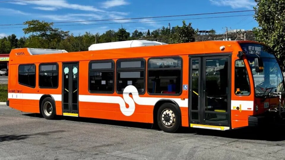 Un autobus orange