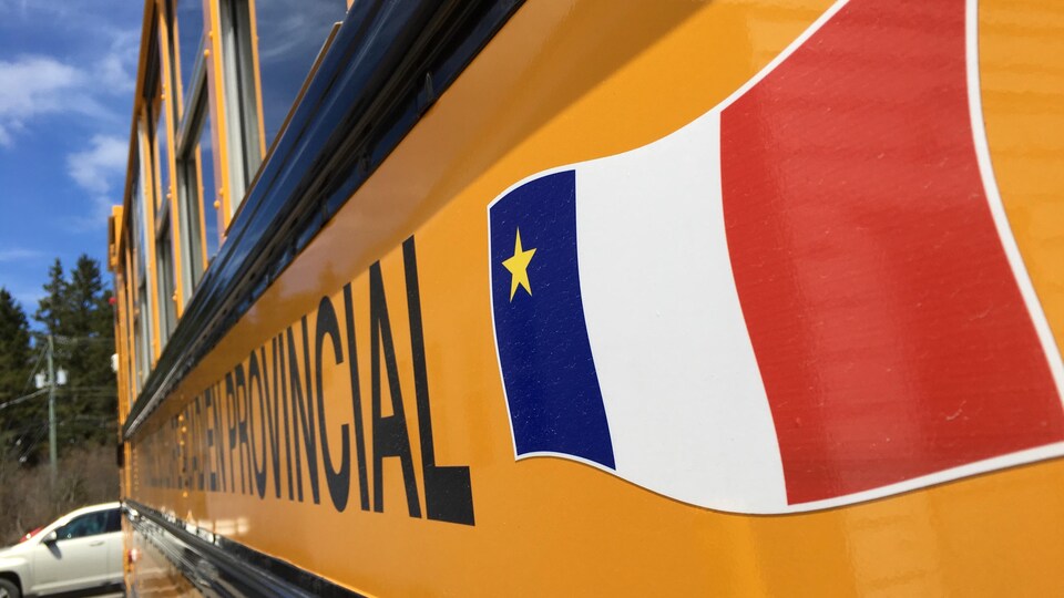 Un autobus scolaire du Conseil scolaire acadien provincial en Nouvelle-Écosse.