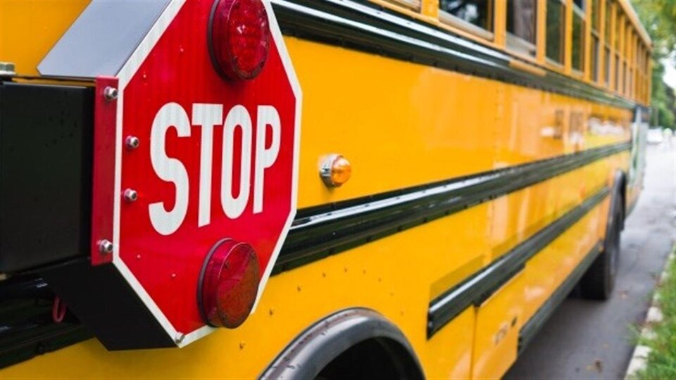 Un autobus scolaire.