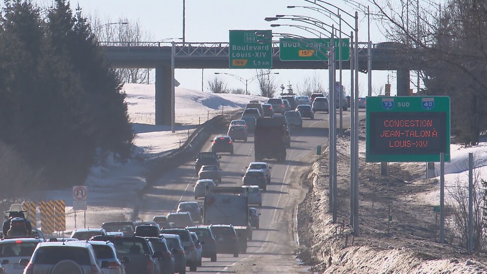 Autoroute Laurentienne à Québec.